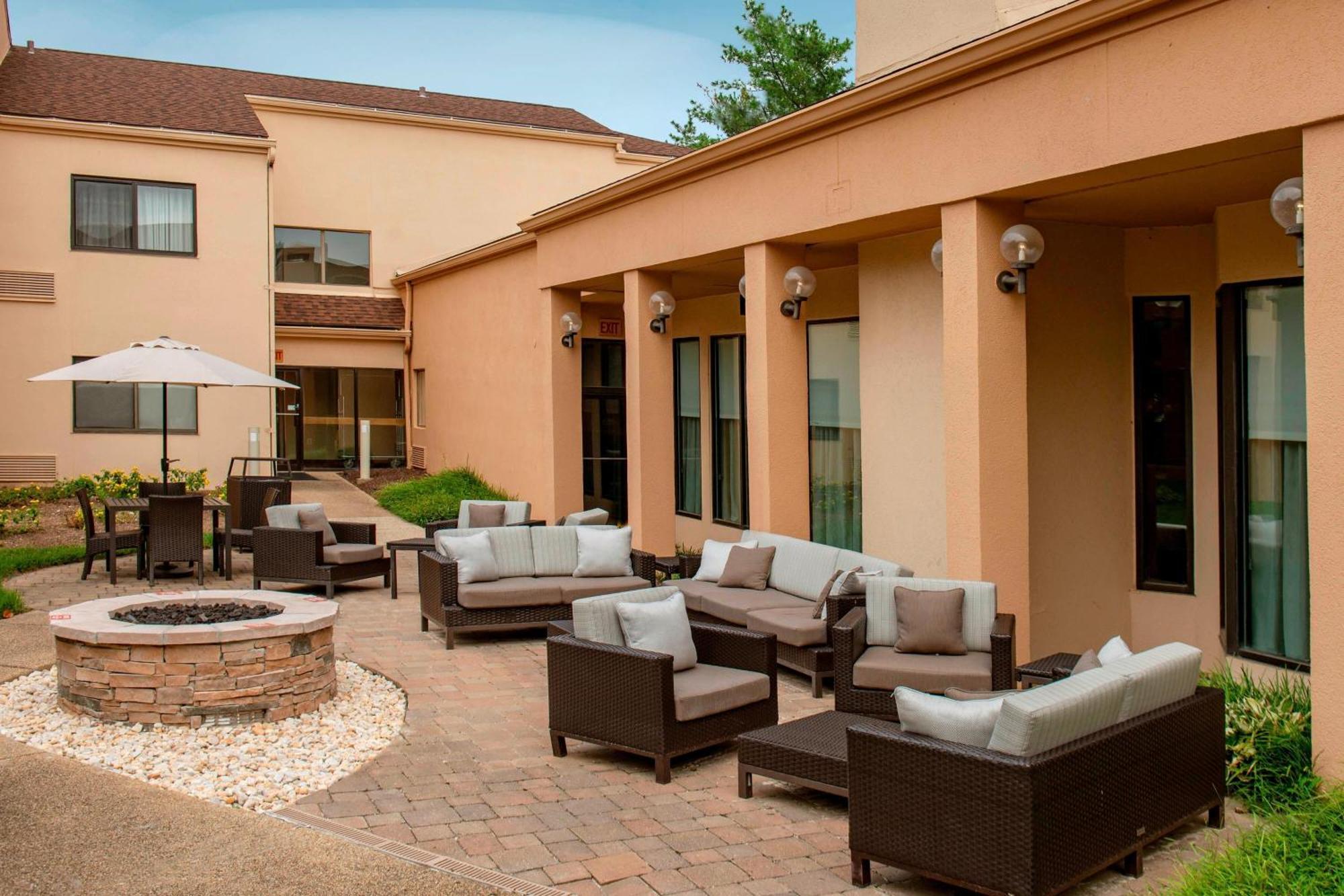 Courtyard By Marriott Rockville Eksteriør billede