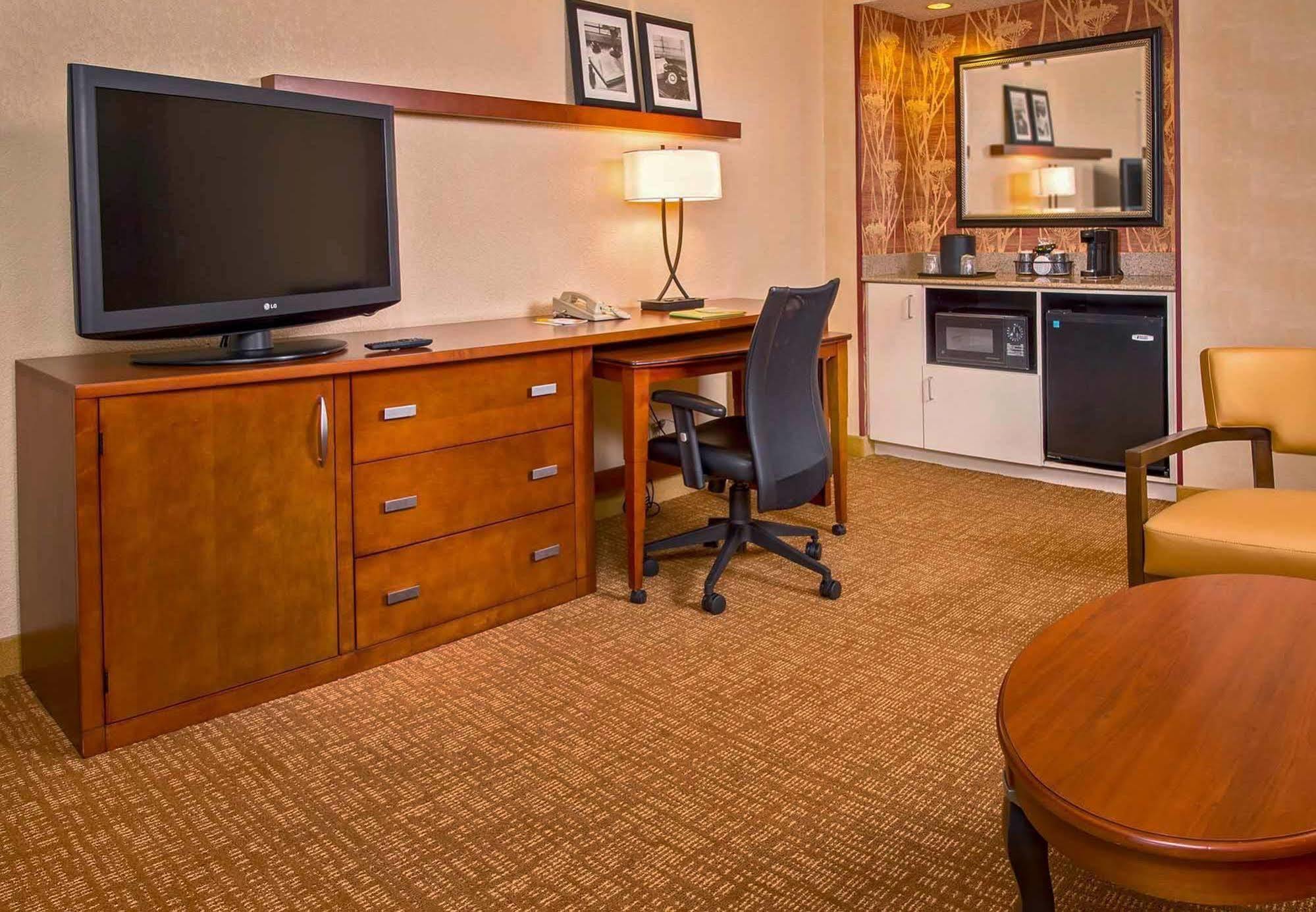 Courtyard By Marriott Rockville Eksteriør billede