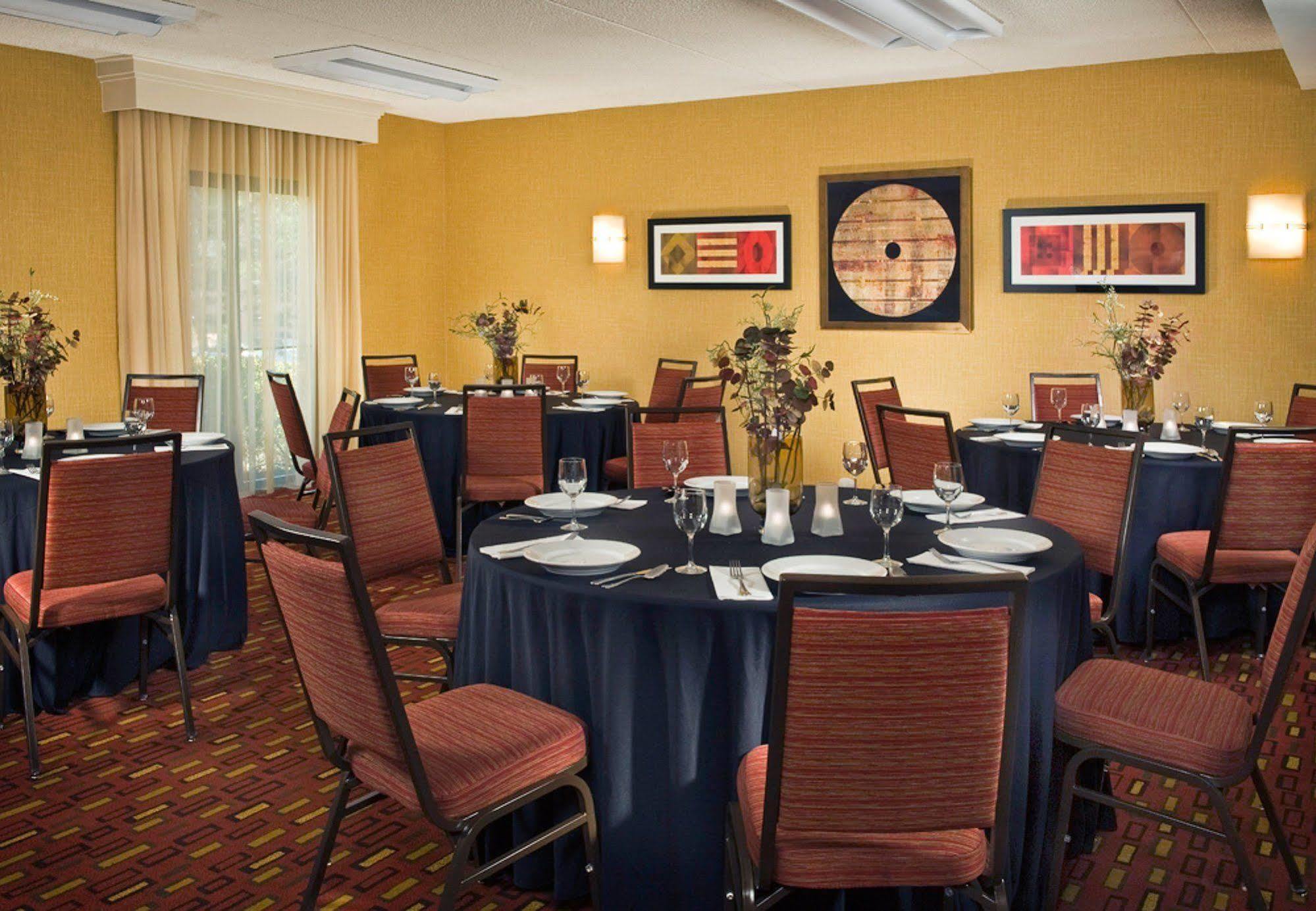 Courtyard By Marriott Rockville Eksteriør billede